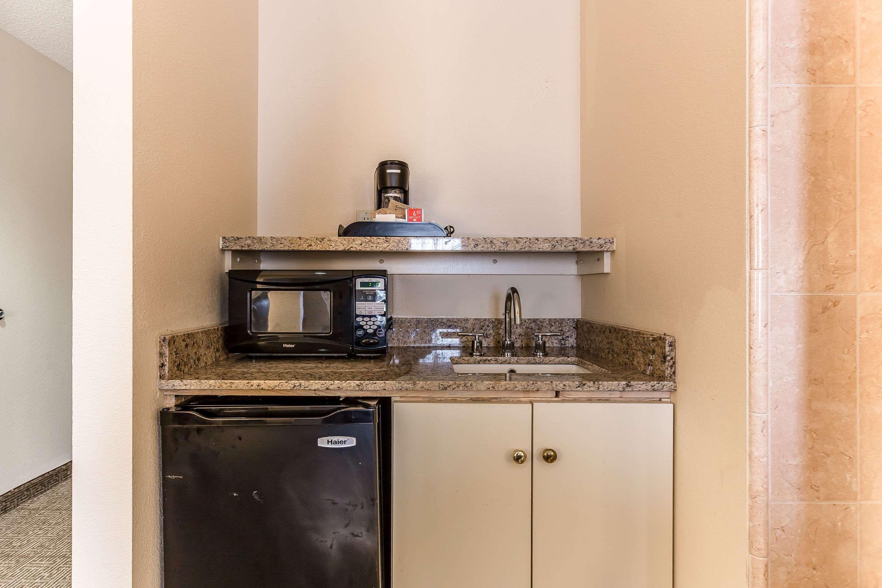 Comfort Suites Myrtle Beach Central Экстерьер фото
