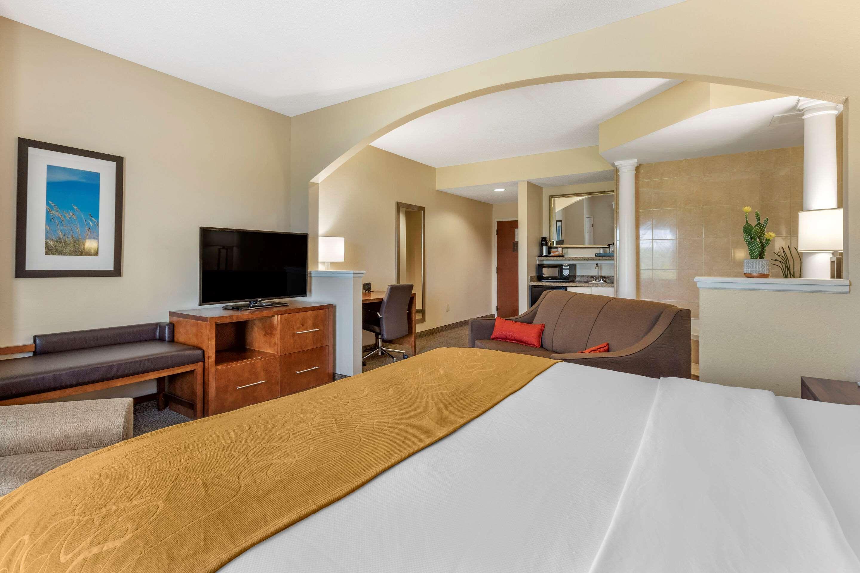 Comfort Suites Myrtle Beach Central Экстерьер фото